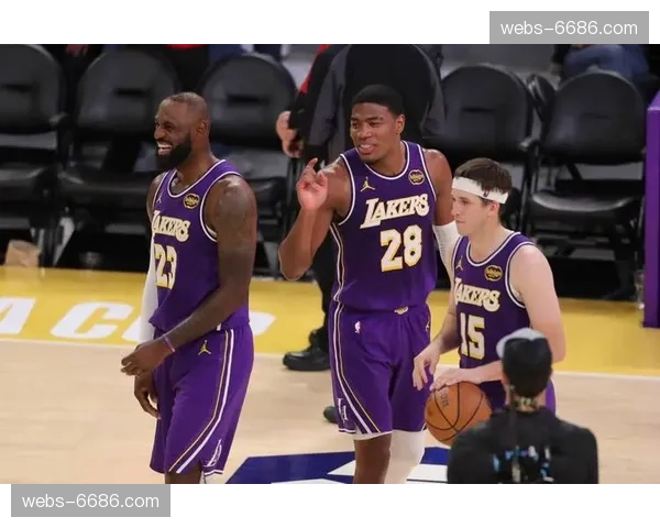 詹姆斯转型无球效率显著提升，近九场投篮命中率超五成